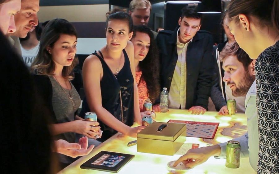 watch-100-philips-employees-one-escape-room-experience-1