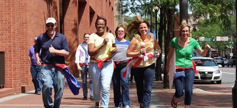 how-one-group-made-their-outdoor-city-tour-amazing-1