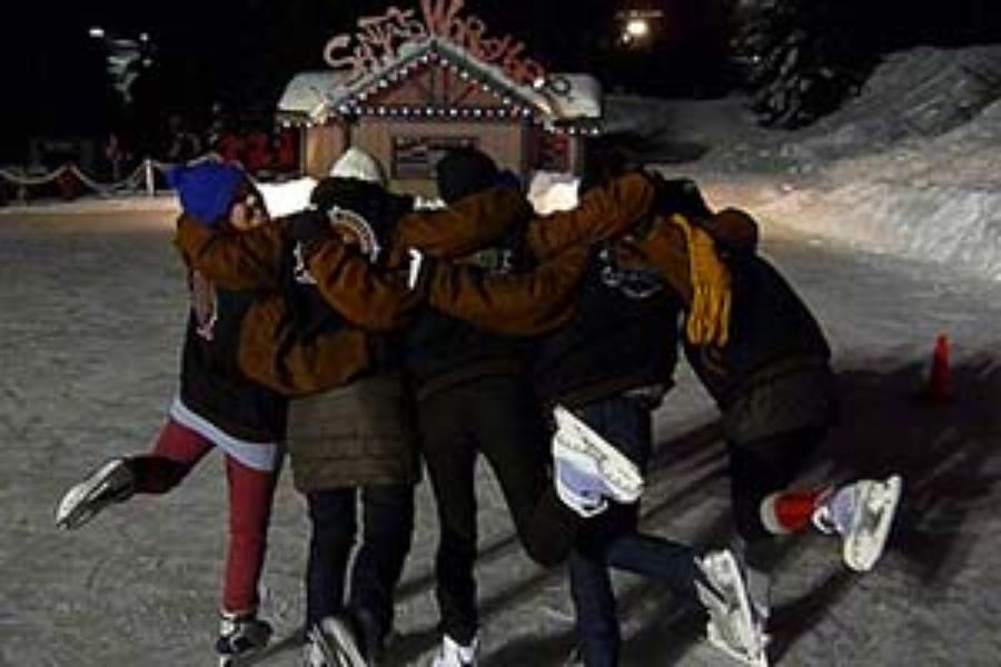 ten-creative-ideas-to-bring-your-company-holiday-party-to-life-1