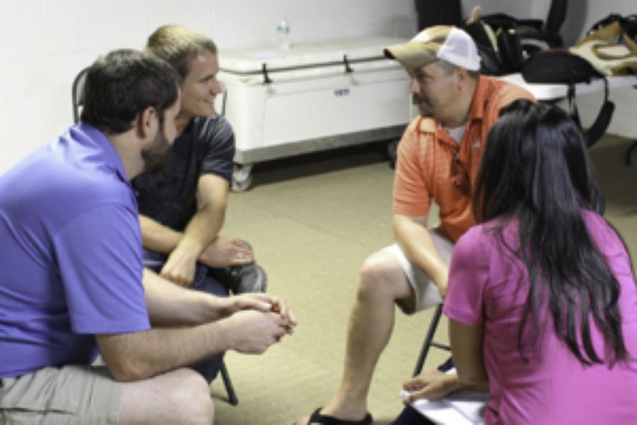 whats-the-difference-between-a-manager-and-a-leader-2